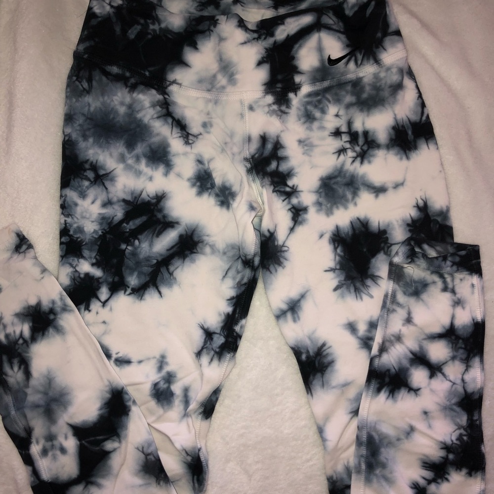 Black and White Patterned Nike Leggings